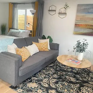 Holiday home New Private Tiny Near Greenlake/lightrail/i-5, Seattle