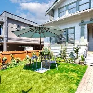 Holiday home Vintage 3 Bedroom In Prime Eastlake With Private Parking, Seattle